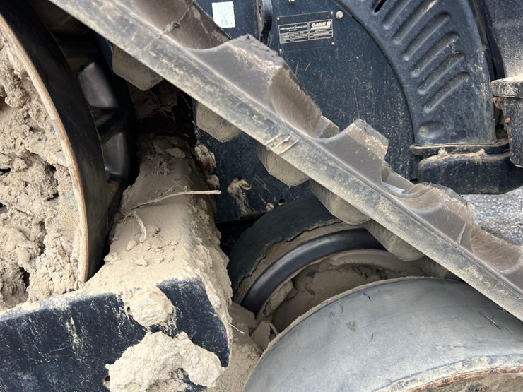 2019-case-ih-580s-quad-trac-tractor-image-28