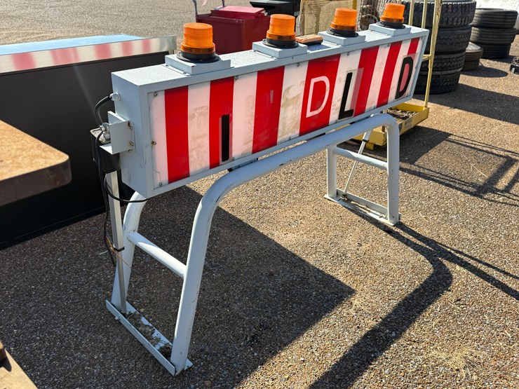 #6933-•-headache-rack-with-wide-load-warning-lights-image-7