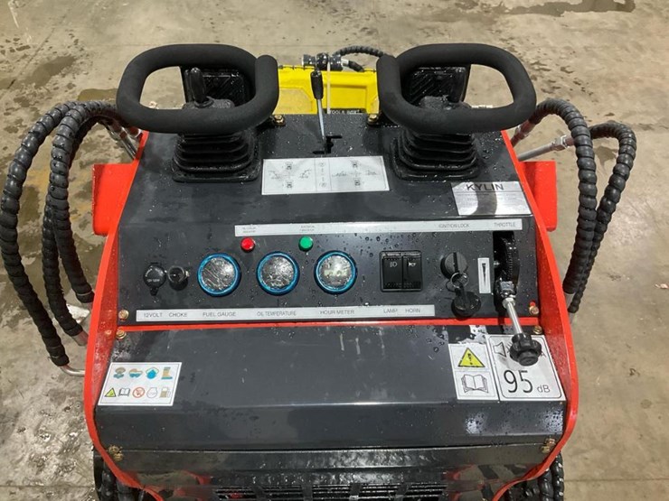 #1009-•-unused-ky380-mini-skid-steer-image-19