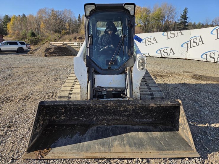 2019-bobcat-t740-image-8