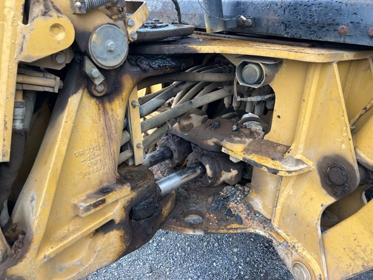 2001-caterpillar-420d-image-21