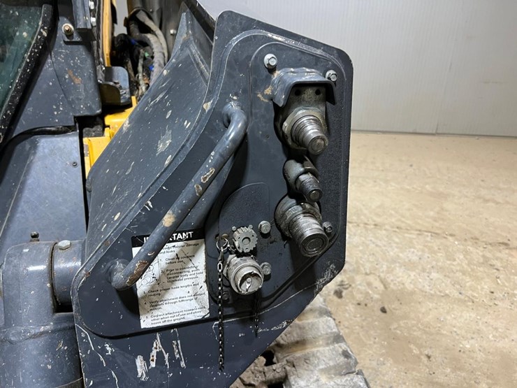 2015-deere-333g-image-11