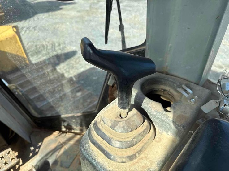 2007-caterpillar-d5g-xl-image-30