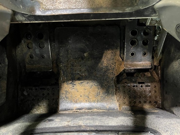 2016-bobcat-t595-image-30