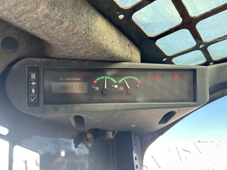 2016-deere-326e-image-43