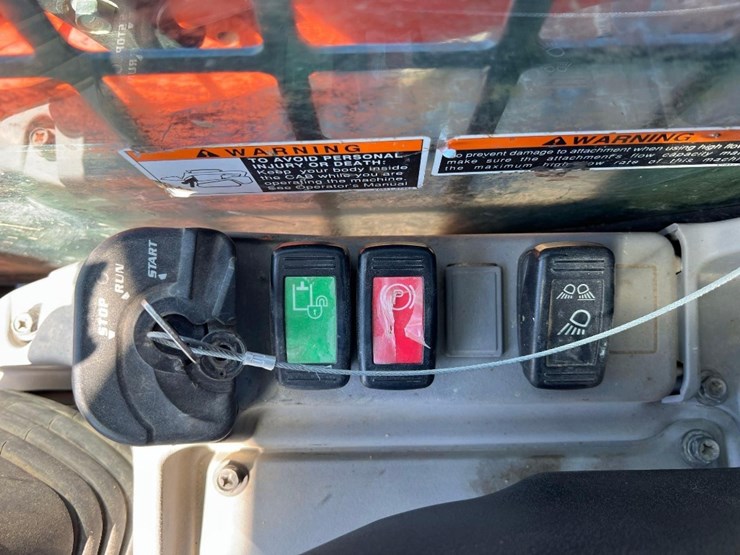 2017-kubota-svl95-2s-image-28