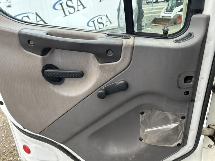 #5016-•-2008-freightliner-business-class-m2-cab-chassis-image-52