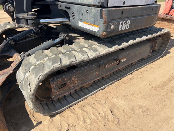 2012-bobcat-e80-image-9