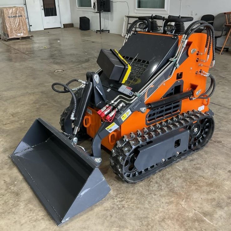 #1003 • New Land Hero LDH-T460 Mini Track Skid Steer Loader