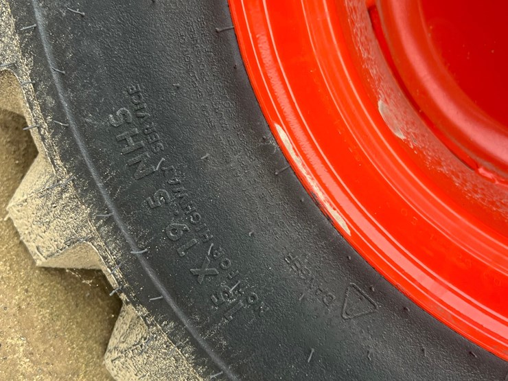 2023-kubota-lx2610suhsd-image-24