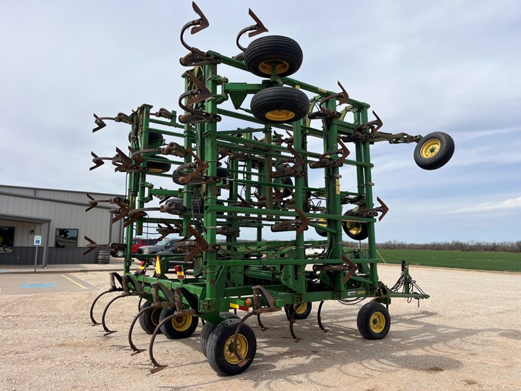 2005-john-deere-2410-image-7