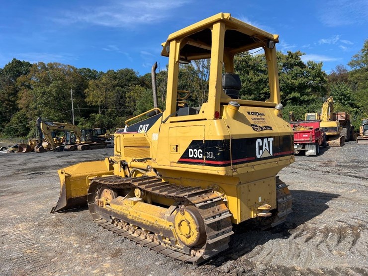 2003-caterpillar-d3g-xl-image-2