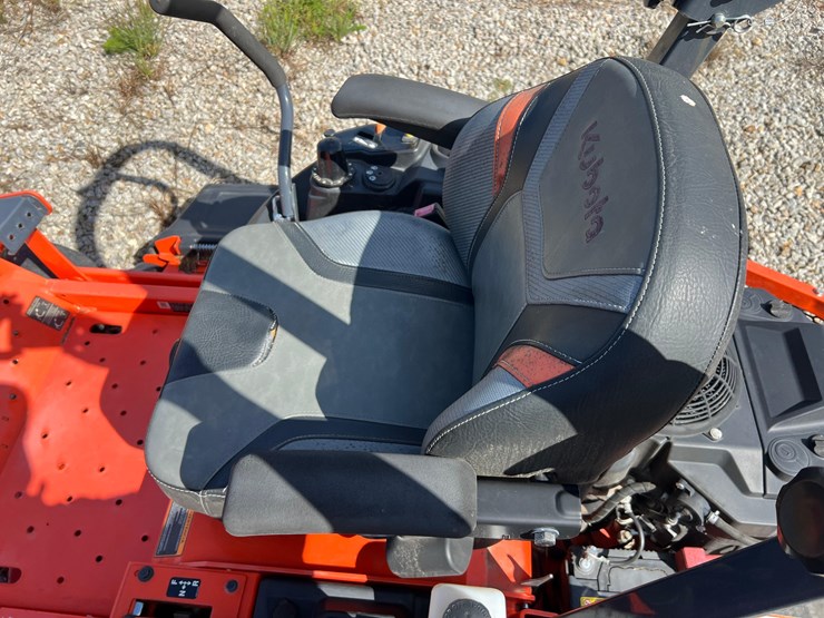 2022-kubota-z422-54-zero-turn-mower-image-5
