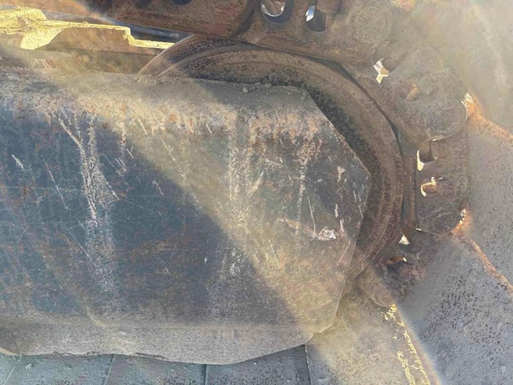 2015-case-cx300c-image-14