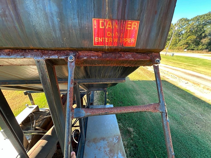 2011-magnolia-trailer-image-43