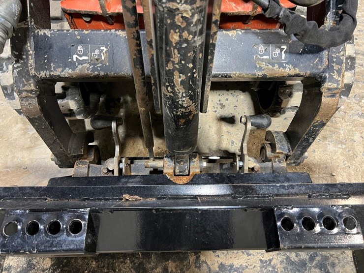 2017-ditch-witch-sk800-image-10