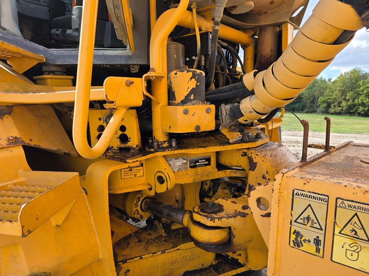 2003-volvo-a40d-image-23