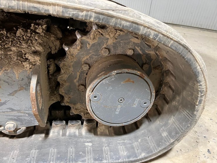 takeuchi-tb240-image-18