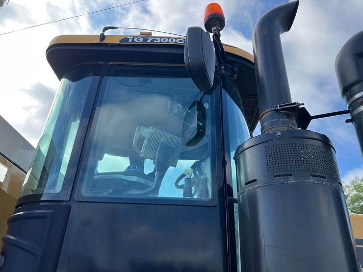 2019-terragator-7300-spinner-truck-image-29