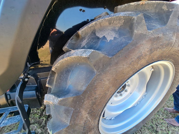 2025-mahindra-6075-image-71