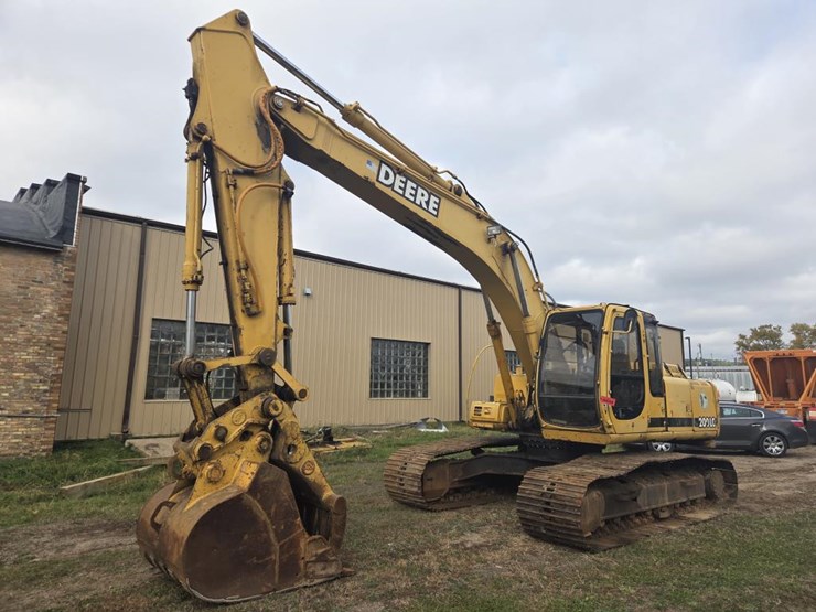 1999-john-deere-200-image-1