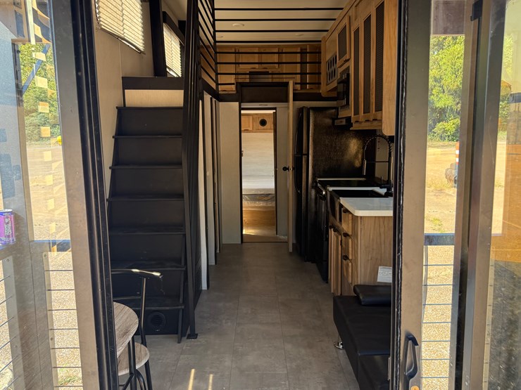 #6895-•-2024-forrest-river-timberwolf-mini-loft-camper-image-19