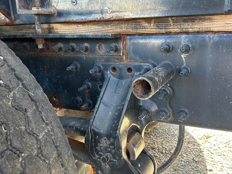 2011-mack-tender-truck-w/adams-rear-discharge-bed-auger-image-47