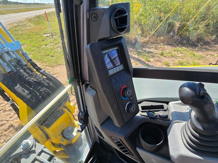 2025-wacker-neuson-ez50-zero-tail-excavator-extremely-low-hours-image-30