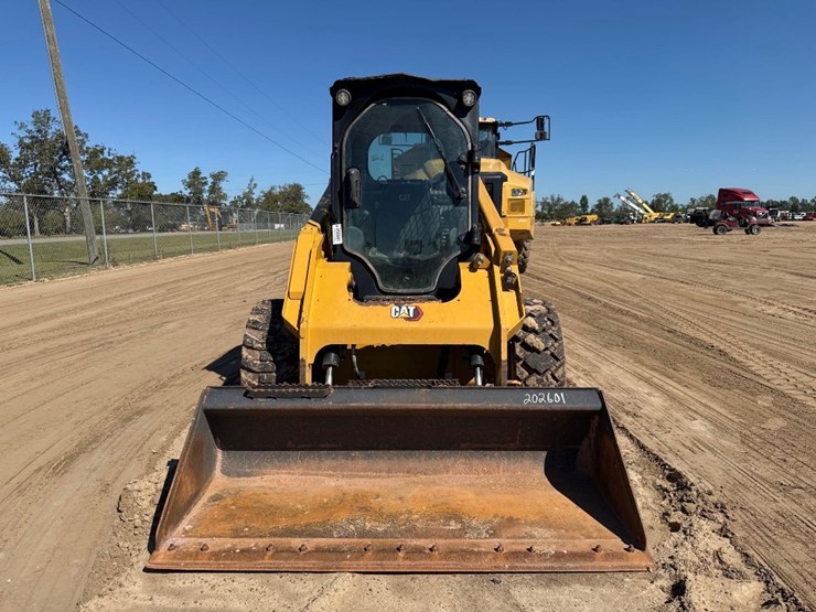 2022-caterpillar-246d3-image-3