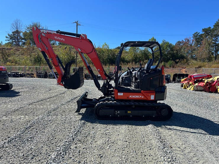 2023-kubota-kx057-5-image-8