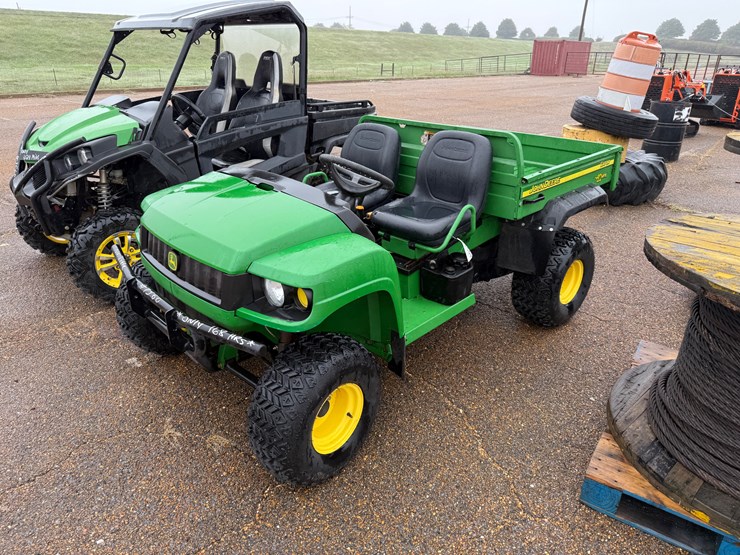 john-deere-gator-image-1
