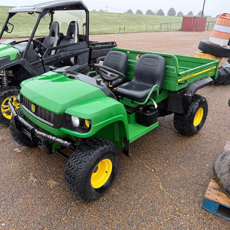 JOHN DEERE GATOR