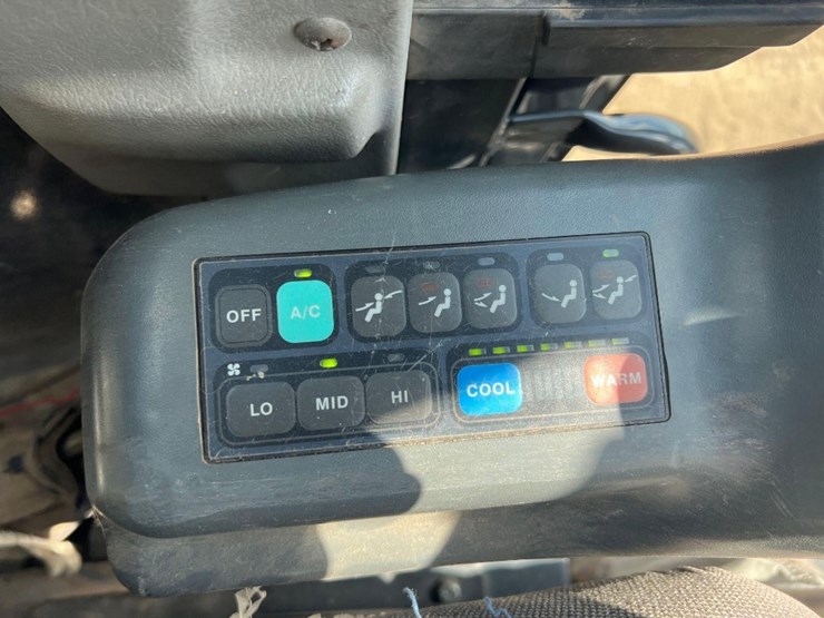 2012-bobcat-e80-image-34