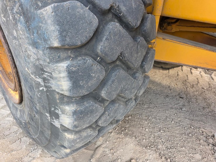 2003-volvo-a40d-image-14