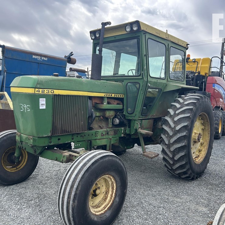 JOHN DEERE 4230