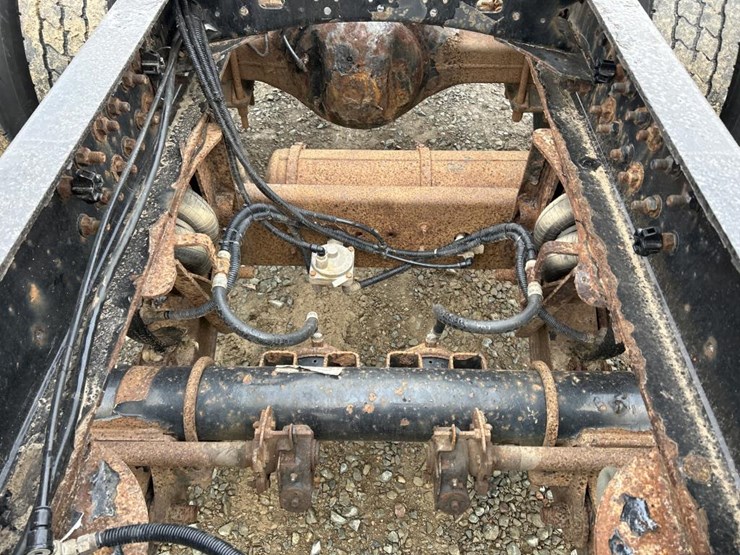 #5016-•-2008-freightliner-business-class-m2-cab-chassis-image-16