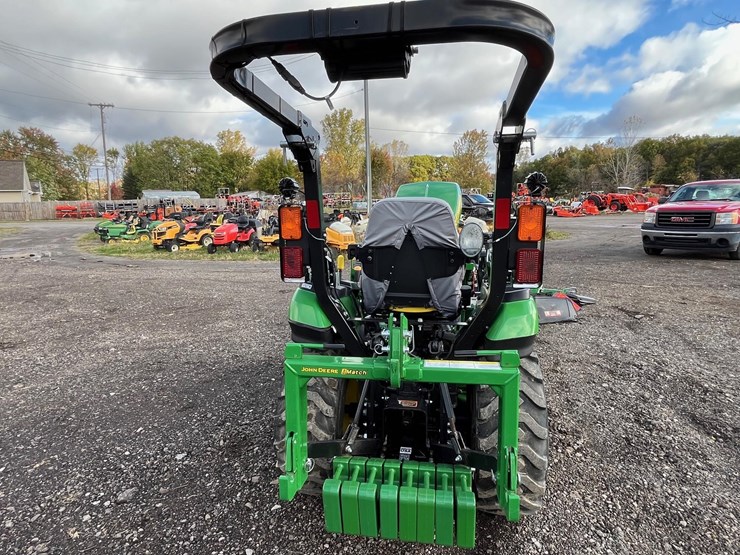 2018-john-deere-2025r-image-47