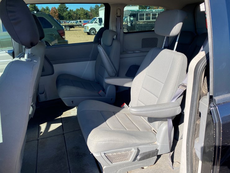 2009-dodge-grand-caravan-se-image-24