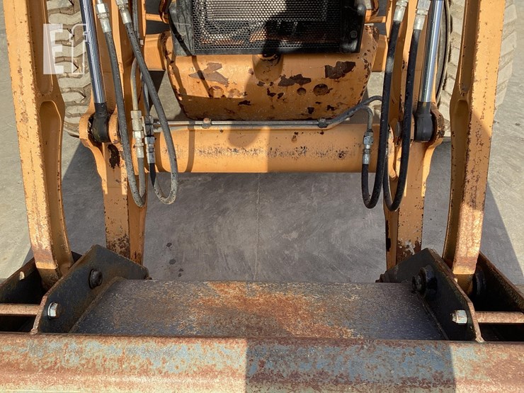 2015-case-580n-image-10