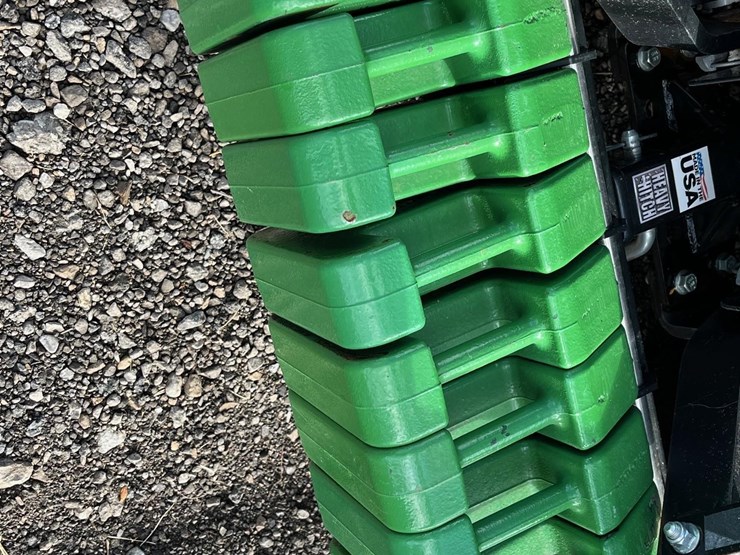 2018-john-deere-2025r-image-19