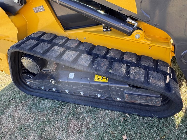 2024-new-holland-c362-image-18