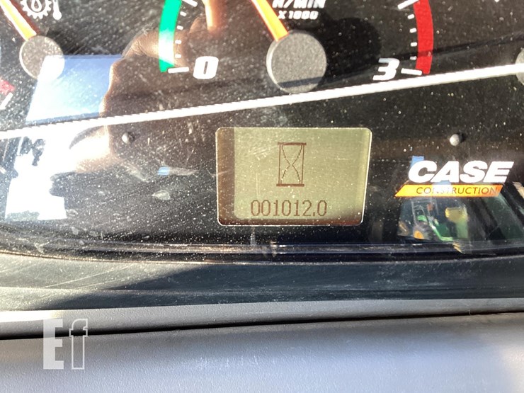 2023-case-580sn-image-21