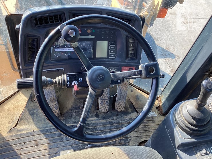 2002-deere-tc44h-image-14