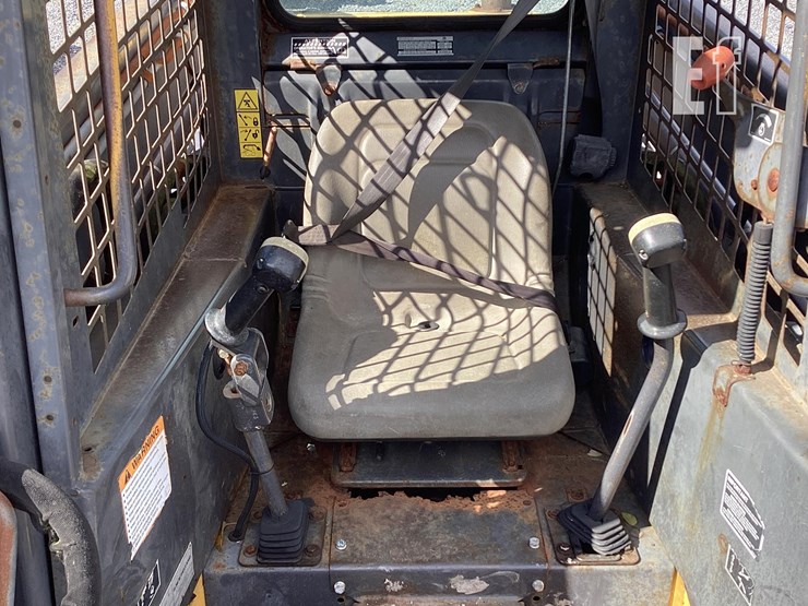 2006-new-holland-l180-image-12