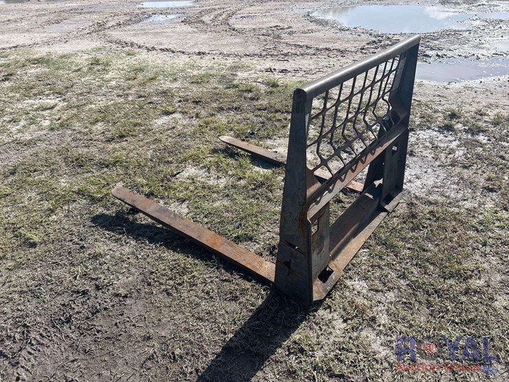 48in-pallet-fork-and-frame-skid-steer-attachment-image-4