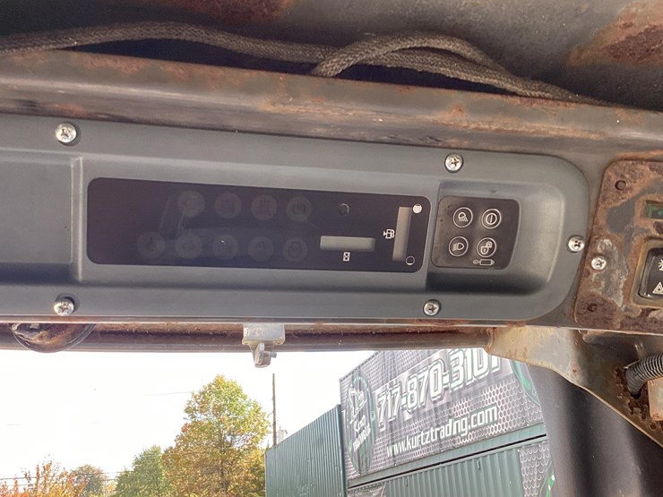 2006-new-holland-l180-image-16