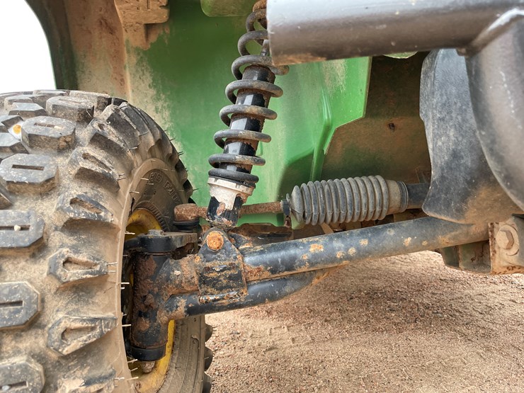 john-deere-gator-image-11