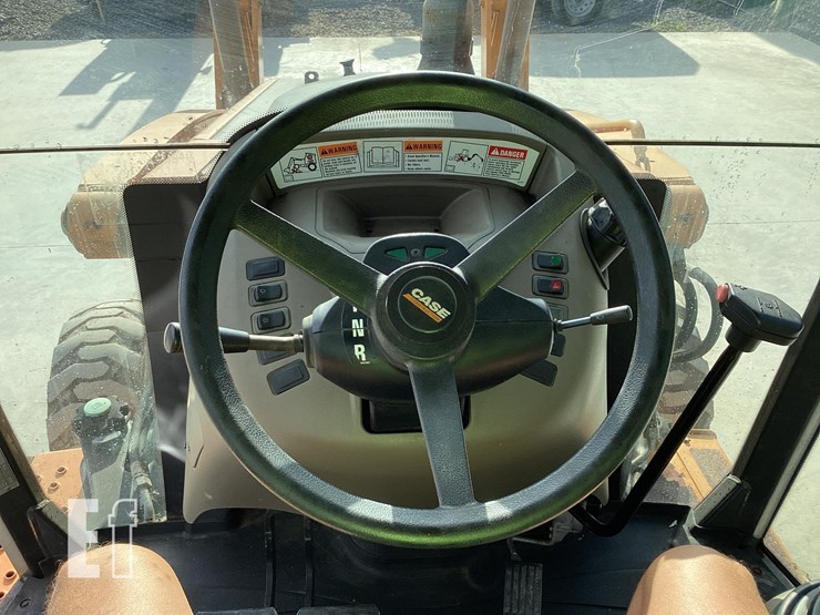 2015-case-580n-image-15