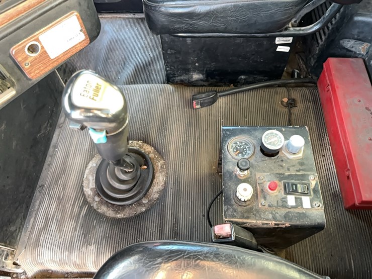 2000-caterpillar-c12-image-15