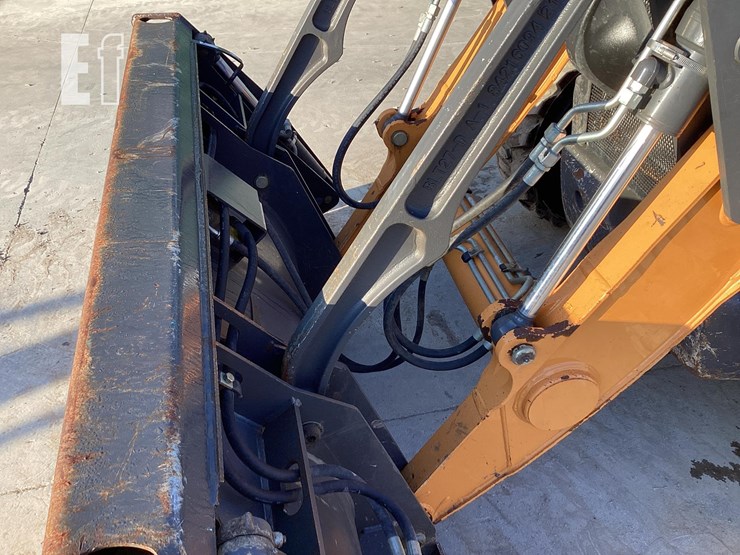 2023-case-580sn-image-11